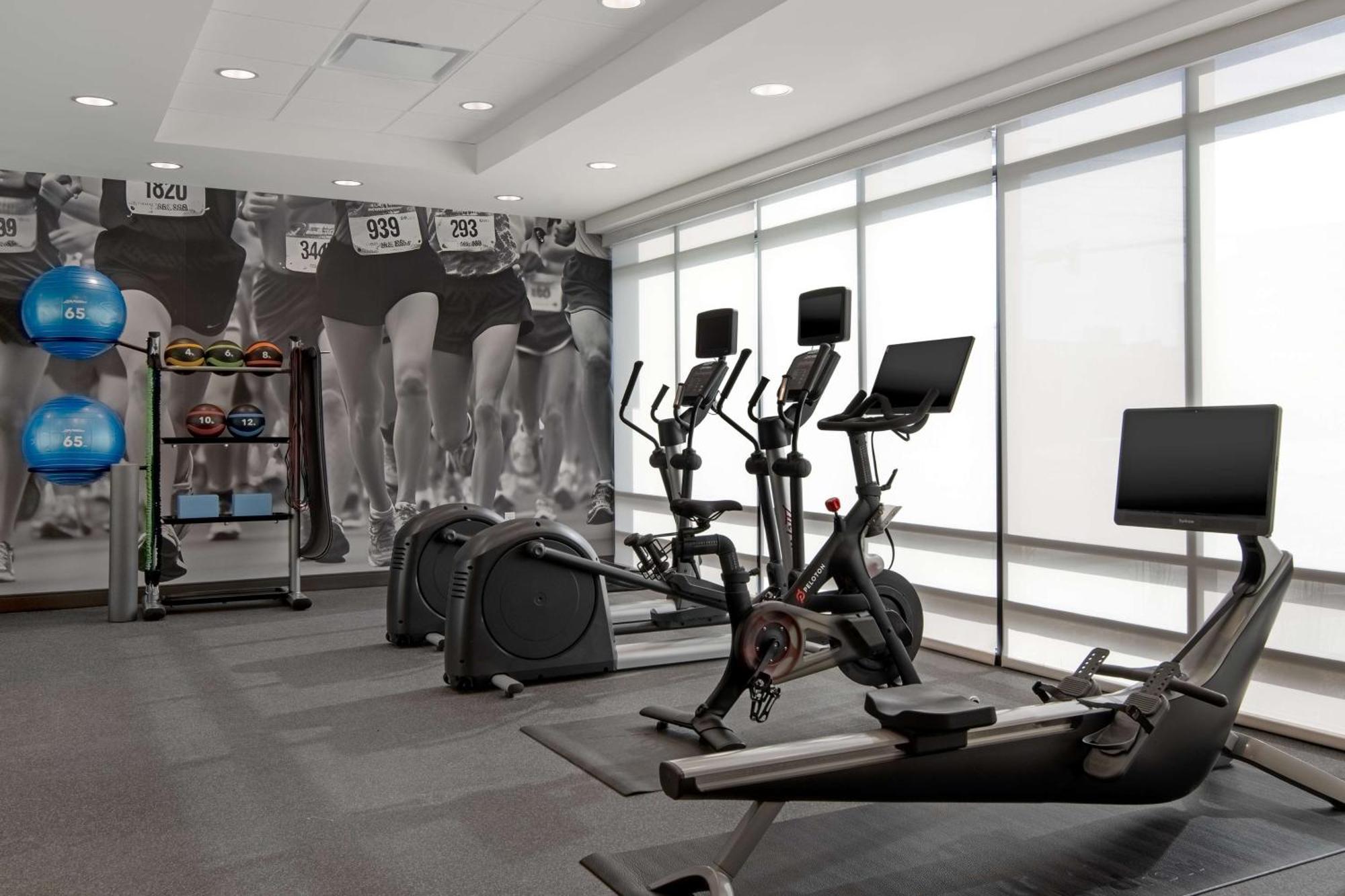 Home2 Suites By Hilton Jacksonville Downtown Bagian luar foto